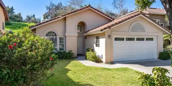 2077 Tiffany Dr