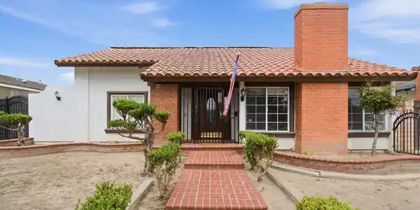 1131 Camelot Way