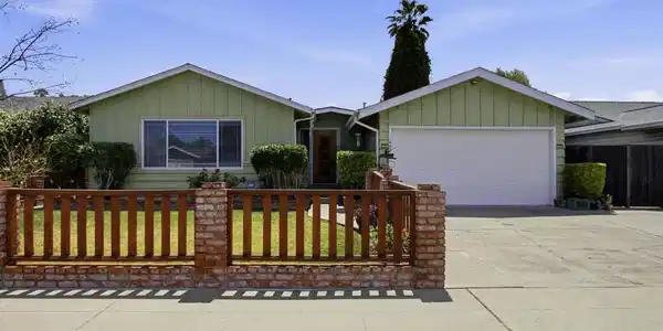 4426 Sacramento Ave