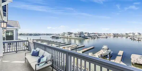 854 Freeboard Court