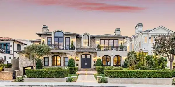 500 N Poinsettia Avenue