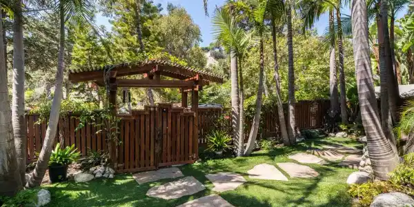 454 E Rustic Road