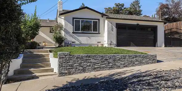 3658 Hillsborough Dr