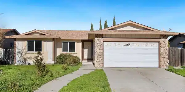 838 Birchwood Dr