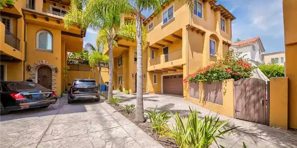2117 Clark Lane