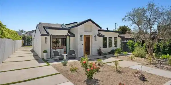 281 Santo Tomas Avenue