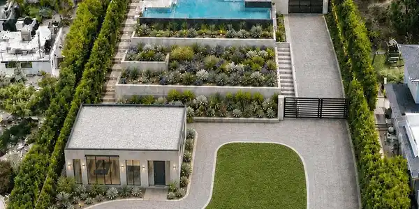 8511 Avenida De Las Ondas