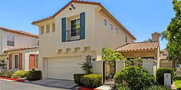 74 Colony Way