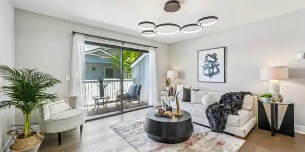 100 Schooner Court
