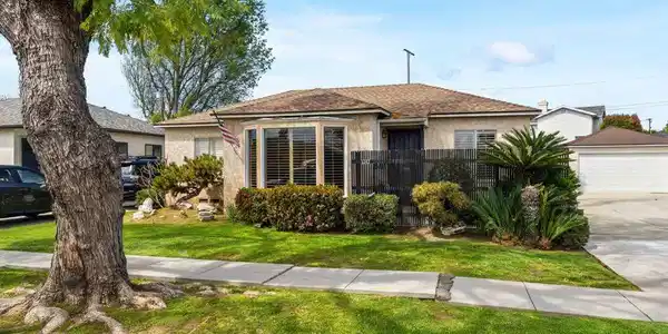 5343 Janisann Avenue