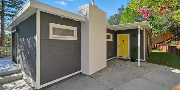 2 Hillcrest Ct