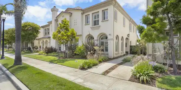 4342 Waterside Lane