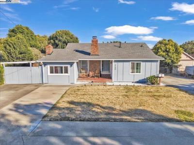 2140 W Avenue 134Th