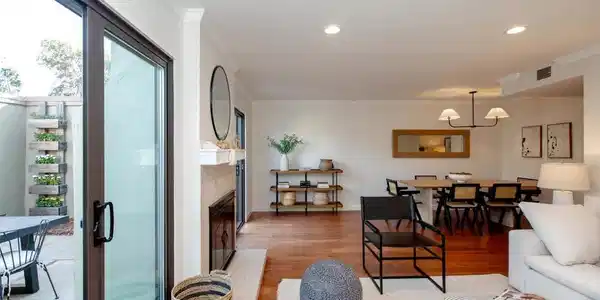 1117 Camino Del Valle
