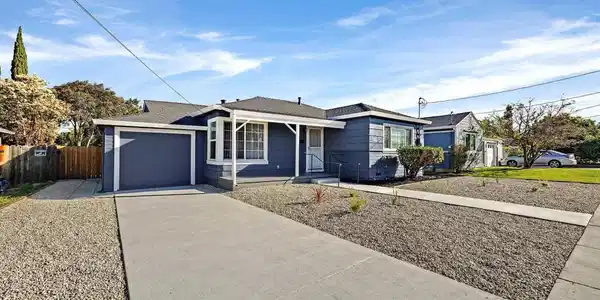 2226 Vegas Ave