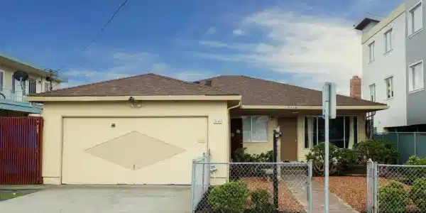 2110 Barrett Ave