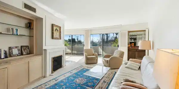 836 S Bundy Drive
