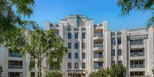 5625 Crescent Parkway