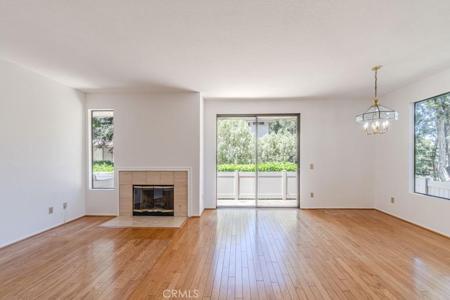 2595 Plaza Del Amo