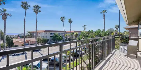 5367 La Jolla Blvd