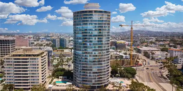 700 E Ocean Boulevard