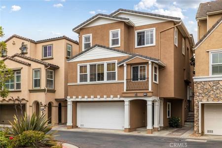 2889 Plaza Del Amo