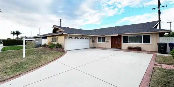 6631 Walton