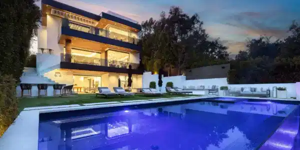 800 N Tigertail Road