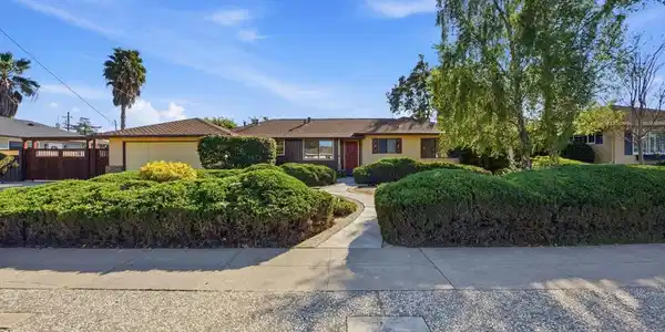 38149 Glenmoor Dr.
