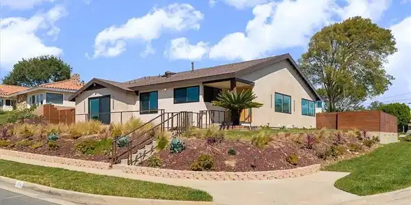 2704 Vista Mesa
