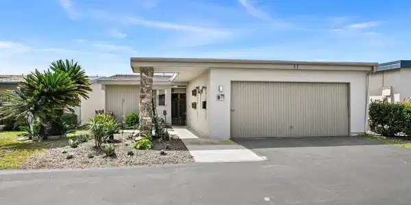3808 Vista Campana S