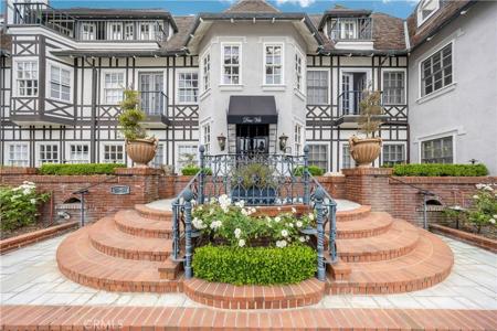 39 Coronado Avenue