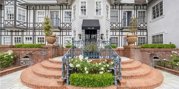 39 Coronado Avenue