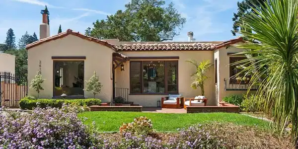 2615 La Cuesta Ave