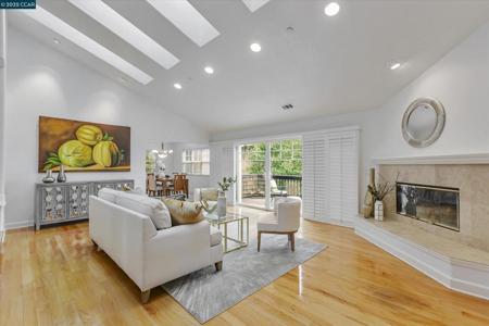 1215 Alvarado Rd