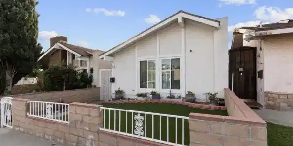 1353 Termino Avenue
