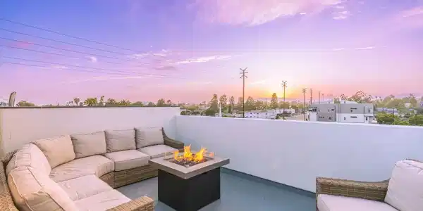 4912 S Centinela Avenue