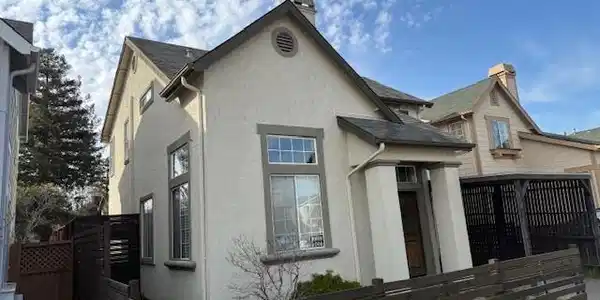 991 Village Cir