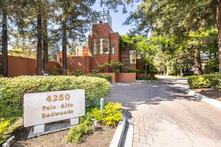 4250 El Camino Real