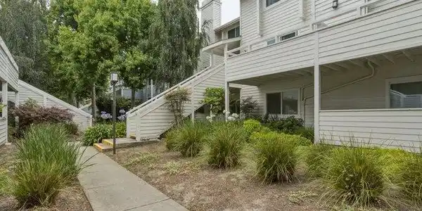 41 Grandview Street