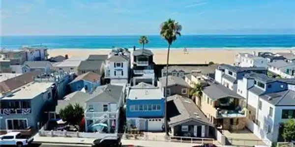 1825 W Balboa Boulevard