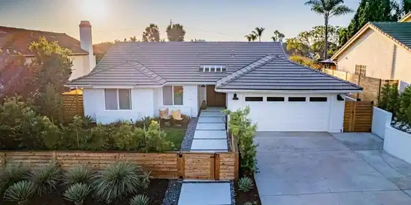 1848 Wandering Road
