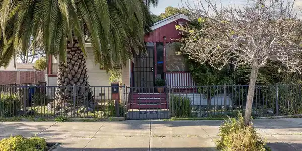 3811 Clinton Ave