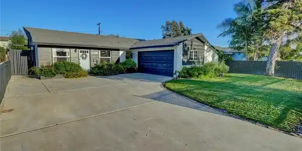 2208 Meyer Place