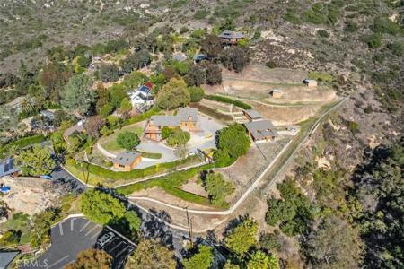 4 Castle Rock Way
