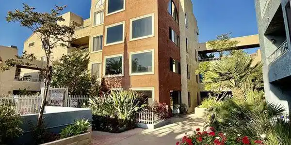 550 Orange Avenue