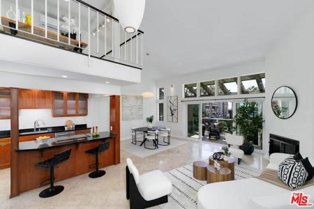 1415 E Ocean Boulevard