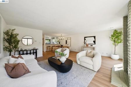 3343 Solomon Ln