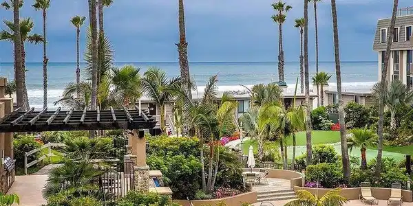 999 N Pacific