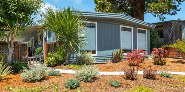 33 Knollwood Drive
